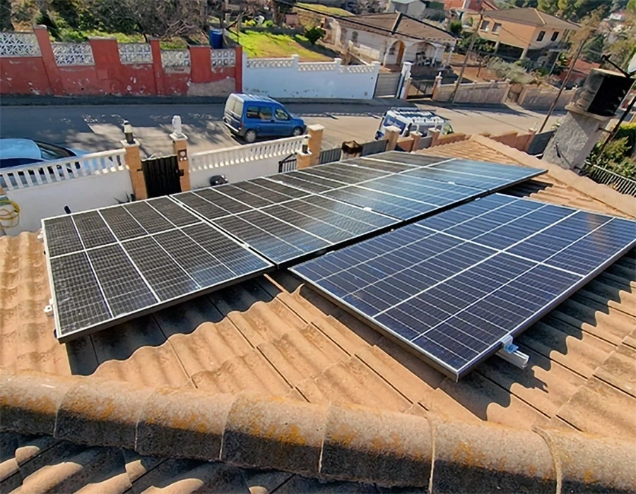 Instalación de placas solares en piera