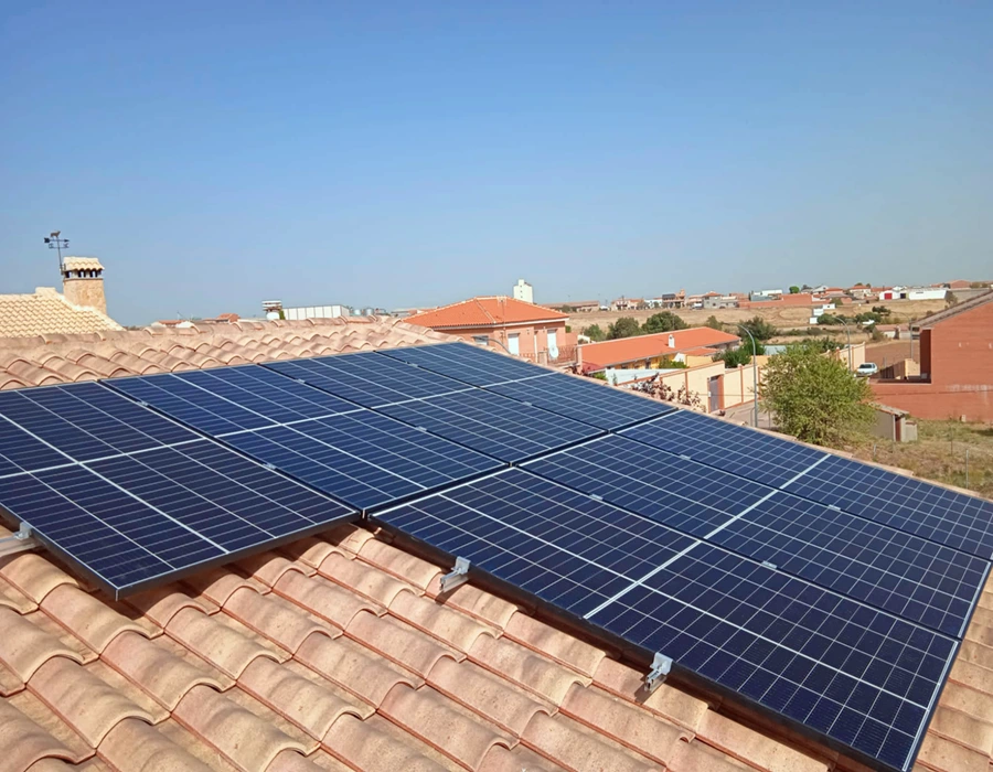 Instalación de placas solares en Navahermosa